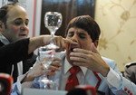 Приглашённые участники IV Всемирного фестиваля клоунов Дэвид ВАССАЛО (Италия) и Роб ТОРРЕС (США) и на пресс-конференции не могли вести себя серьёзно.